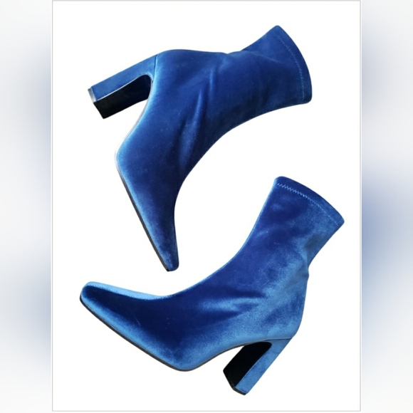 New Steve Madden 9.5 Blue Velvet Whimsigoth Castlecore Block Heel Ankle Booties - Picture 5 of 5